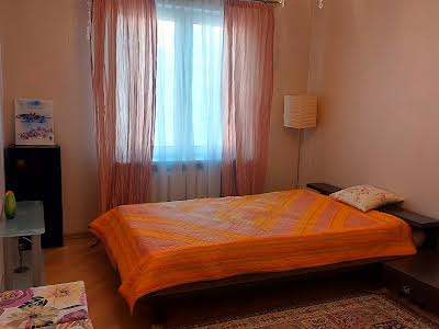квартира за адресою Драгоманова вул., 1е
