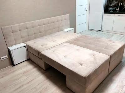 квартира за адресою Салютна вул., 2