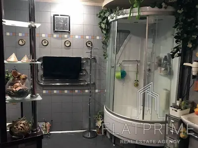 квартира за адресою Анни Ахматової вул., 33