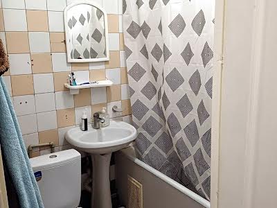 квартира за адресою Любомира Гузара вул. (Комарова), 42
