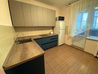 квартира по адресу Драгоманова ул., 8-Б