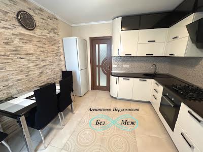 квартира за адресою Лесі Українки вул., 19
