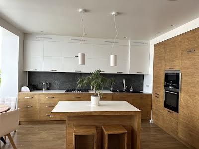 квартира по адресу Угорская ул., 7