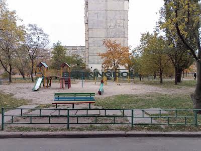 квартира за адресою Рональда Рейгана вул., 20-А