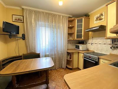 квартира по адресу Александра Мишуги ул., 1/4