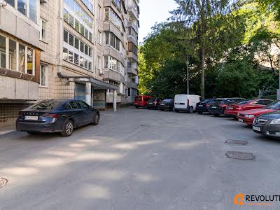 квартира за адресою Нововокзальна вул., 19