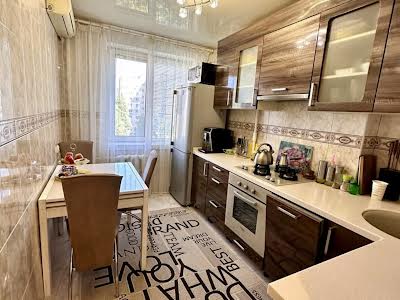 квартира по адресу Героев просп., 17