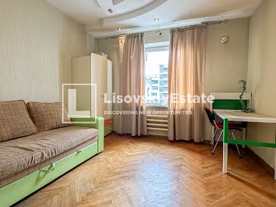 квартира за адресою Анни Ахматової вул., 4