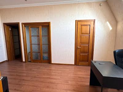 комерційна за адресою Ніжинська вул., 30