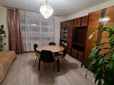 квартира за адресою Степана Бандери просп., 96