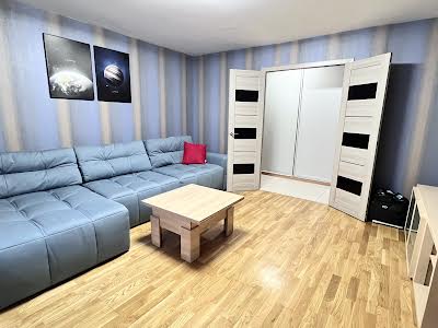 квартира за адресою Верховинна вул., 82