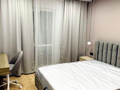 квартира за адресою Михайла Максимовича вул. (Онуфрія Трутенка), 28-Е