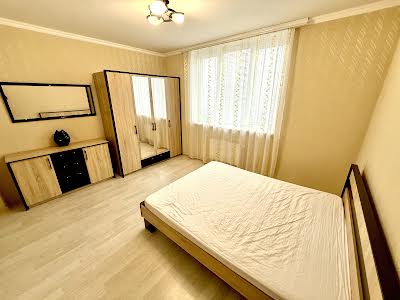 квартира за адресою Олени Пчілки вул., 8