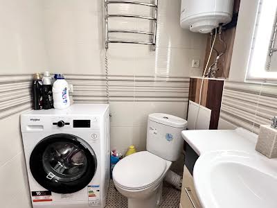 квартира за адресою Верховинна вул., 82