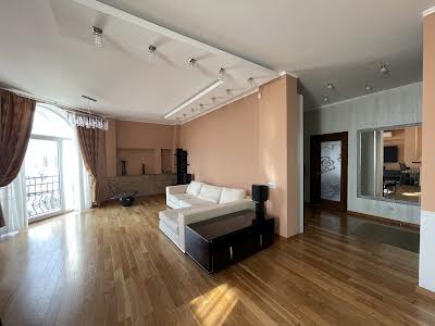 квартира за адресою Лабораторна вул., 8