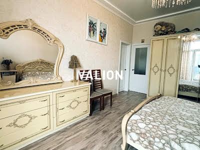 квартира за адресою Євгена Коновальця вул. (Щорса), 44-а