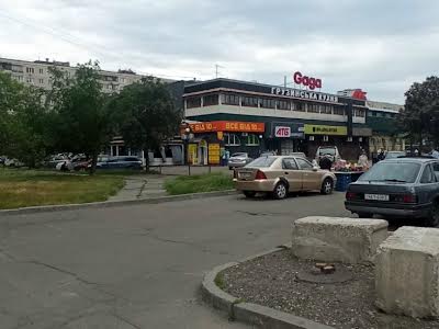 квартира за адресою Героїв полку 