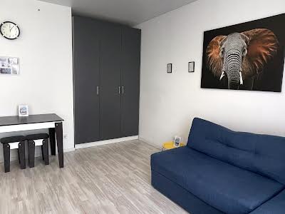 квартира за адресою Салютна вул., 2к4