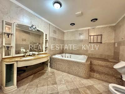 квартира за адресою Круглоуніверситетська вул., 3-5