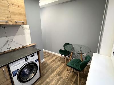 квартира за адресою Космічна вул., 5