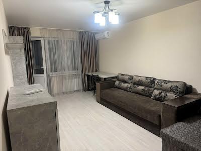 квартира за адресою Митрополита Василя Липківського вул. (Урицького), 21