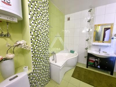 квартира за адресою Українська вул., 6А
