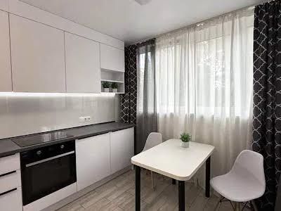 квартира за адресою Набережна вул., 8д
