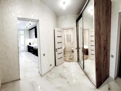 квартира за адресою Драгоманова вул., 10