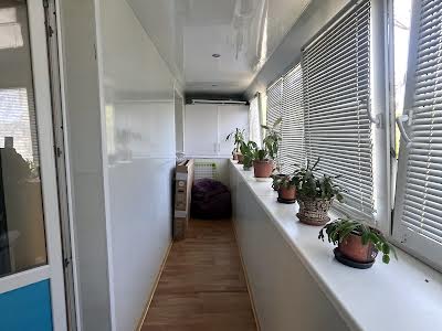 квартира за адресою Сержанта Волкова вул., 37