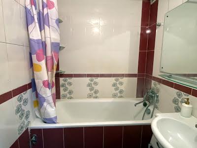 квартира за адресою Анни Ахматової вул., 8