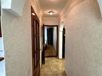 квартира за адресою Райдужний масив вул., 4