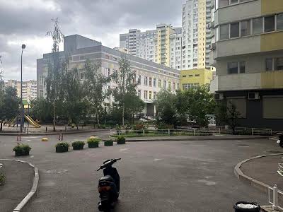 квартира по адресу Драгоманова ул., 6/1