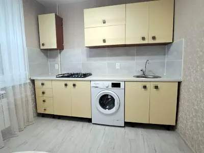квартира за адресою вул. Озерна, 17