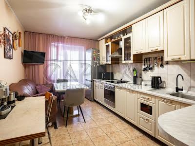 квартира по адресу Драгоманова ул., 44А
