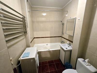 квартира за адресою Осіння вул., 33