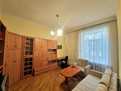 квартира за адресою Рейтарська вул., 7-Б