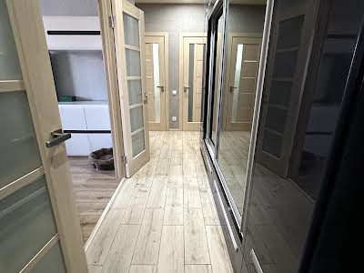 квартира по адресу Володимирська ул., 1