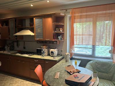 квартира за адресою Карпатська вул., 15а