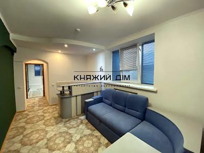 комерційна за адресою Дегтярівська вул., 11-В