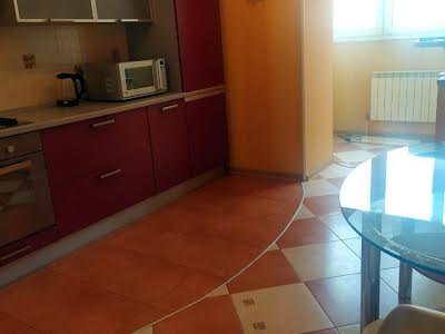 квартира за адресою Анни Ахматової вул., 35