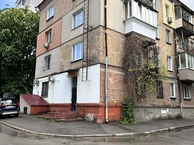комерційна за адресою Святославська вул., 15