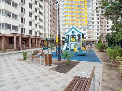 квартира за адресою Академіка Заболотного вул., 15-г