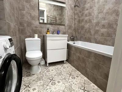 квартира за адресою Драгоманова вул., 8