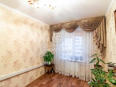 квартира за адресою Милославська вул., 17-А