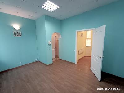 комерційна за адресою Прохоровська вул., 7
