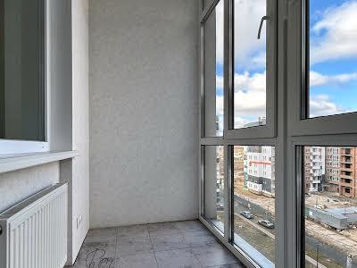 квартира за адресою Амосова вул., 4