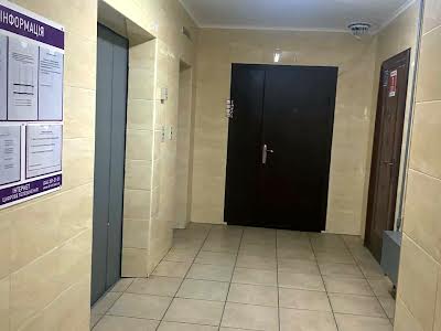 квартира за адресою Анни Ахматової вул., 23