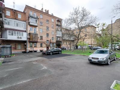 комерційна за адресою Золотоворітська вул., 2А