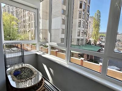 квартира за адресою Генуезька вул., 24д к.1-3