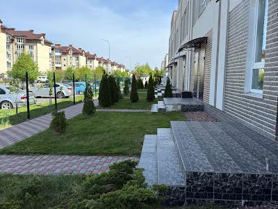комерційна за адресою Центральна вул., 51-В